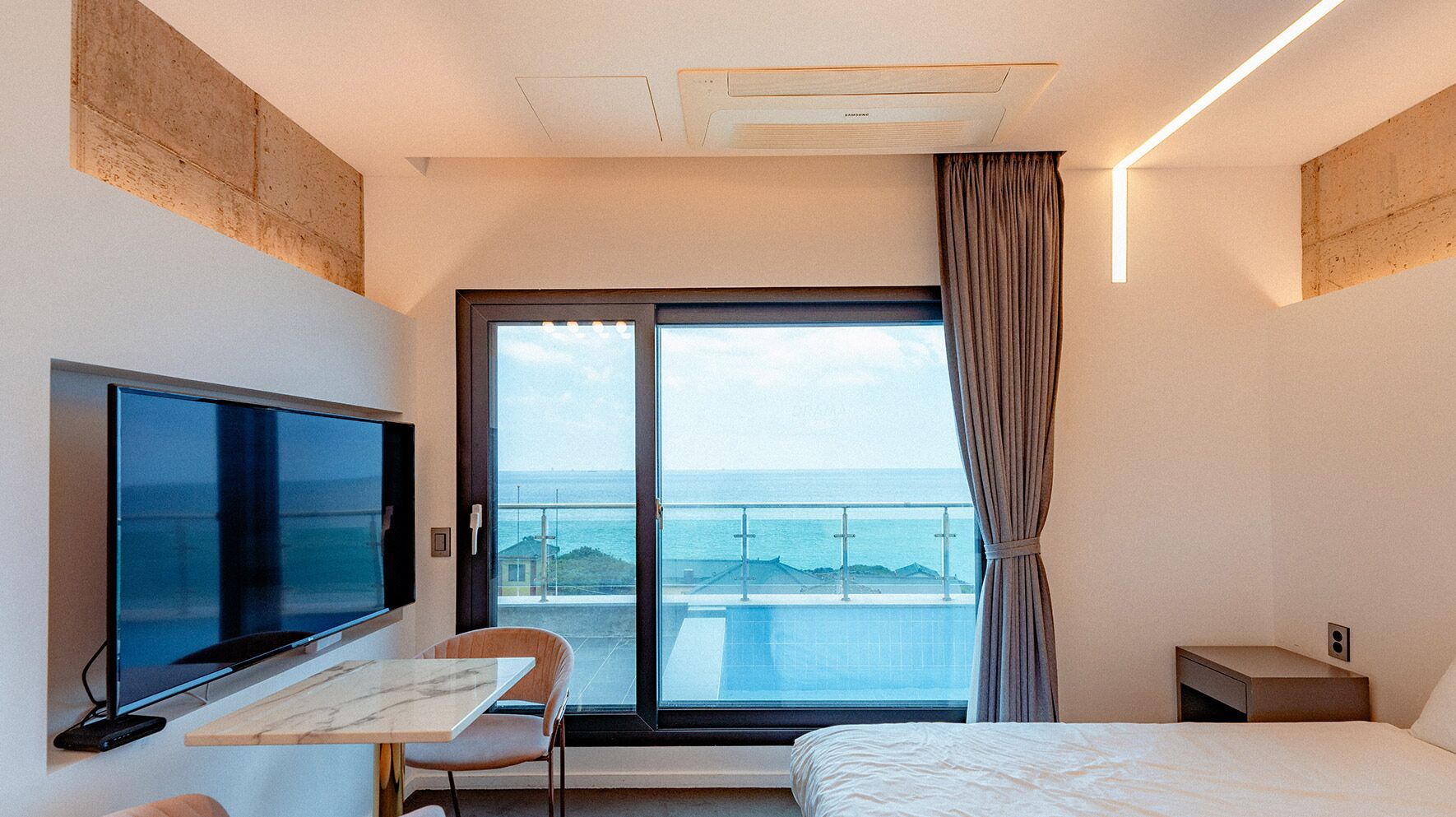 1 bedroom, blackout curtains, free wifi, bed sheets