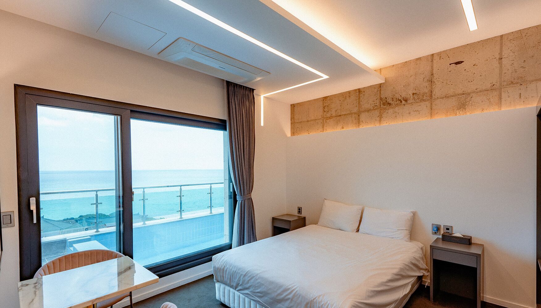 1 bedroom, blackout curtains, free wifi, bed sheets