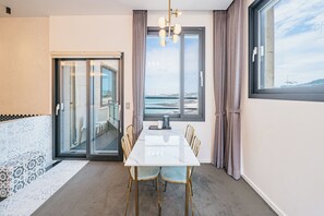 Aewol Suite