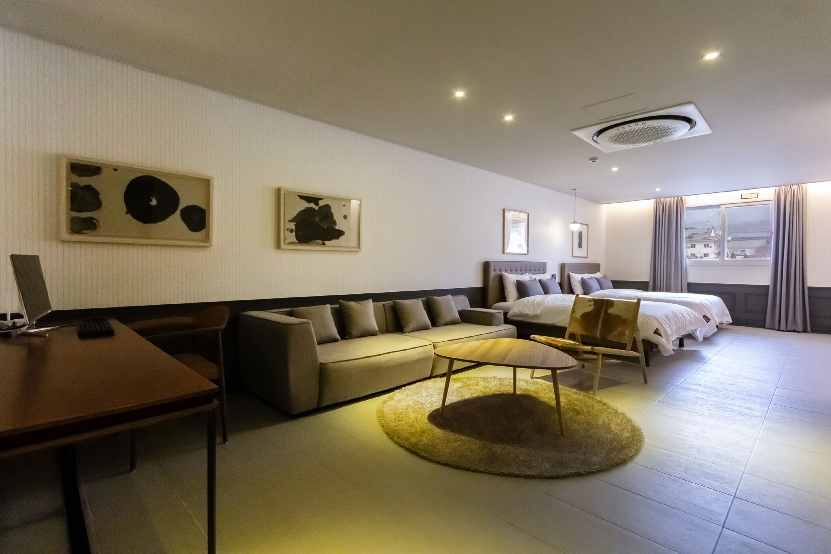 free minibar, desk, free wifi