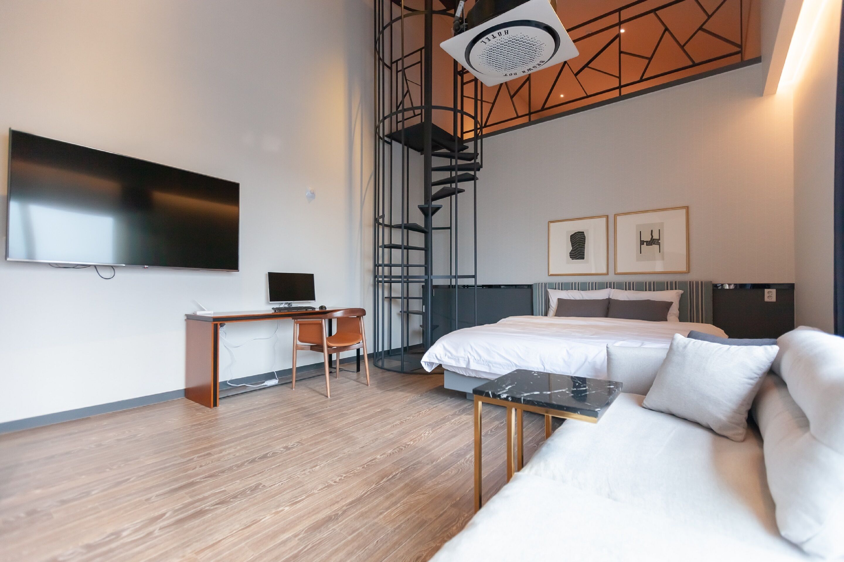 premium studio suite (duplex) | free minibar, desk, free wifi