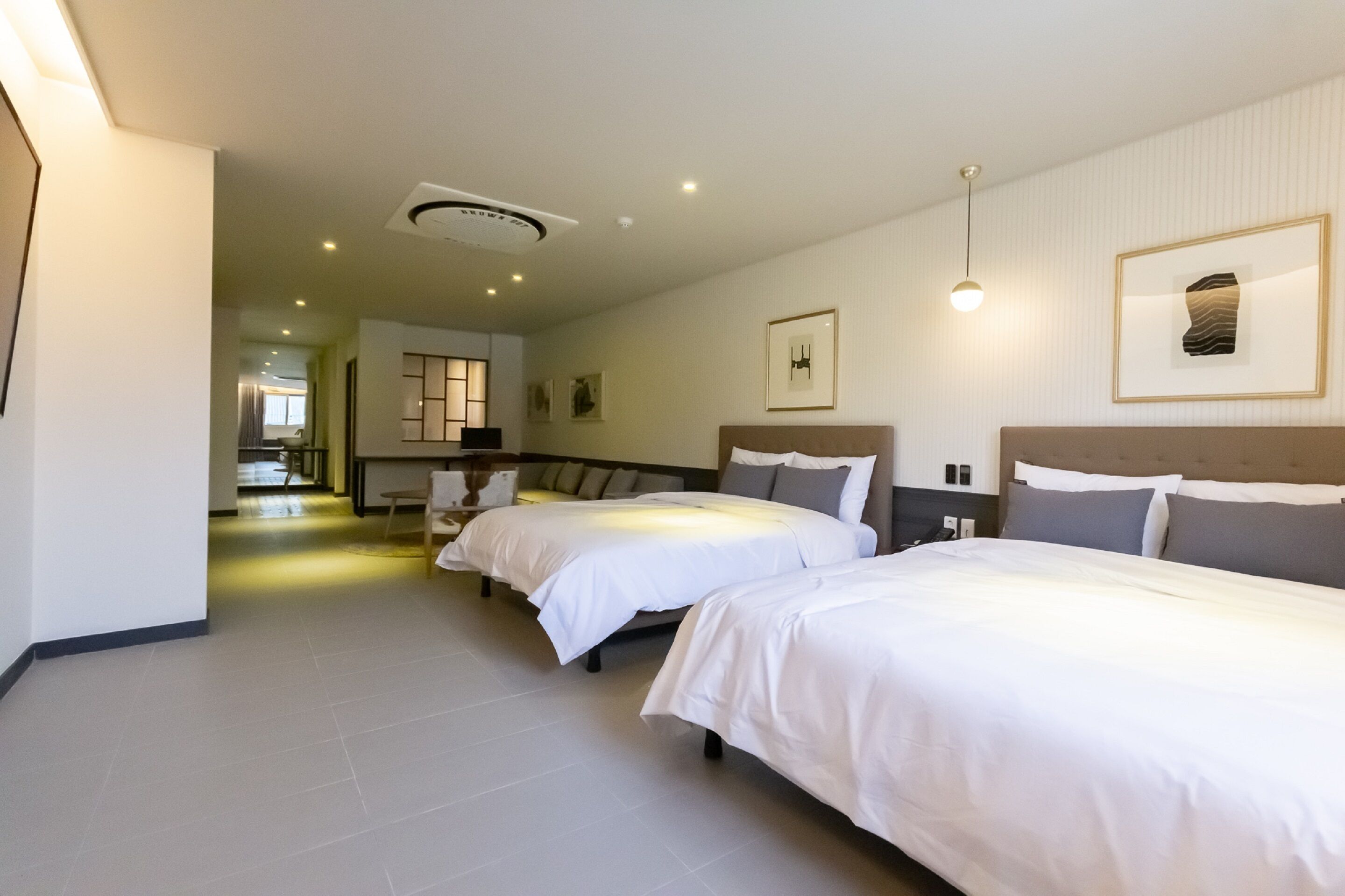 family twin room | free minibar, desk, free wifi