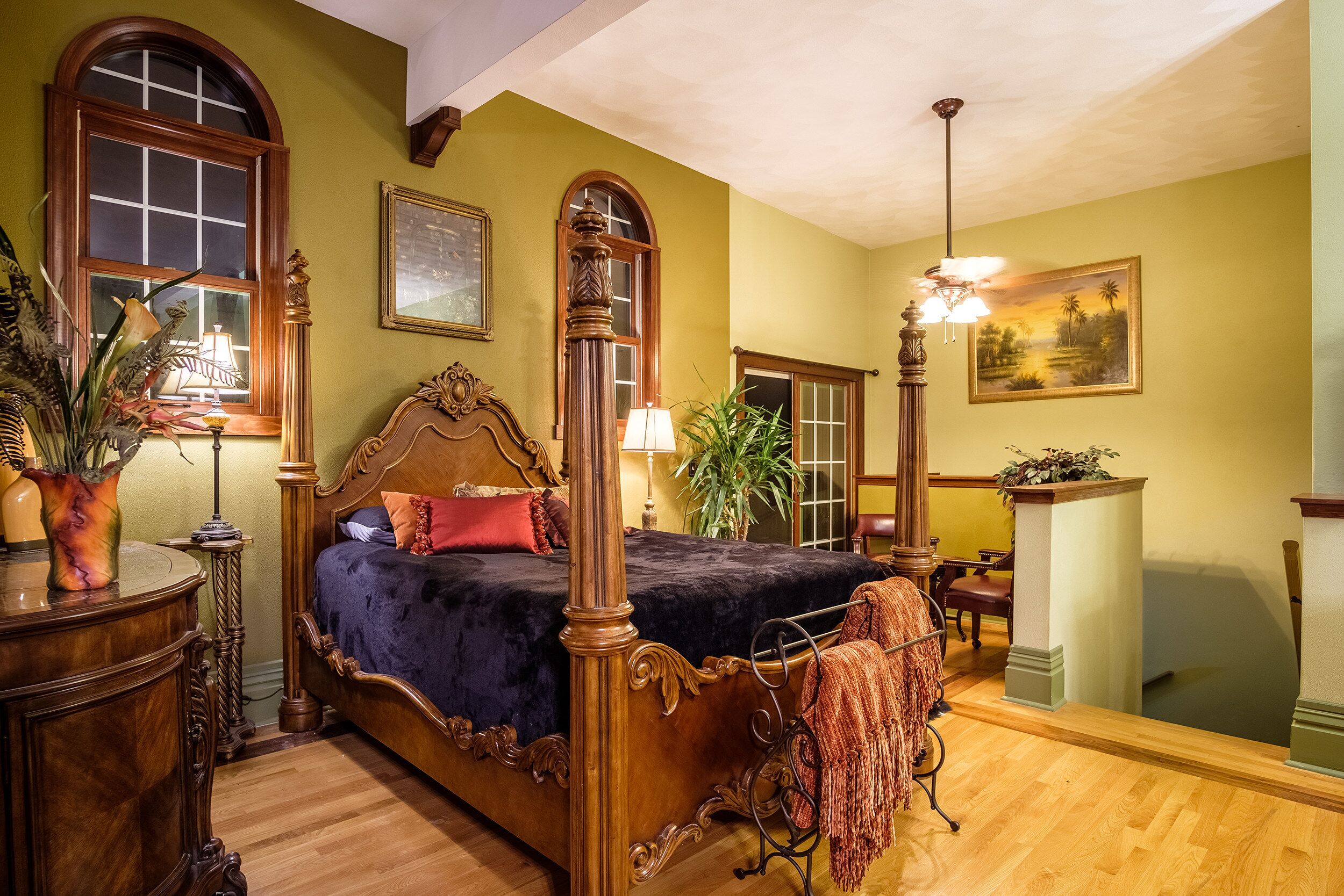 Sedona of Rockford- Rockford's Hidden Gem SLEEPS 10+!