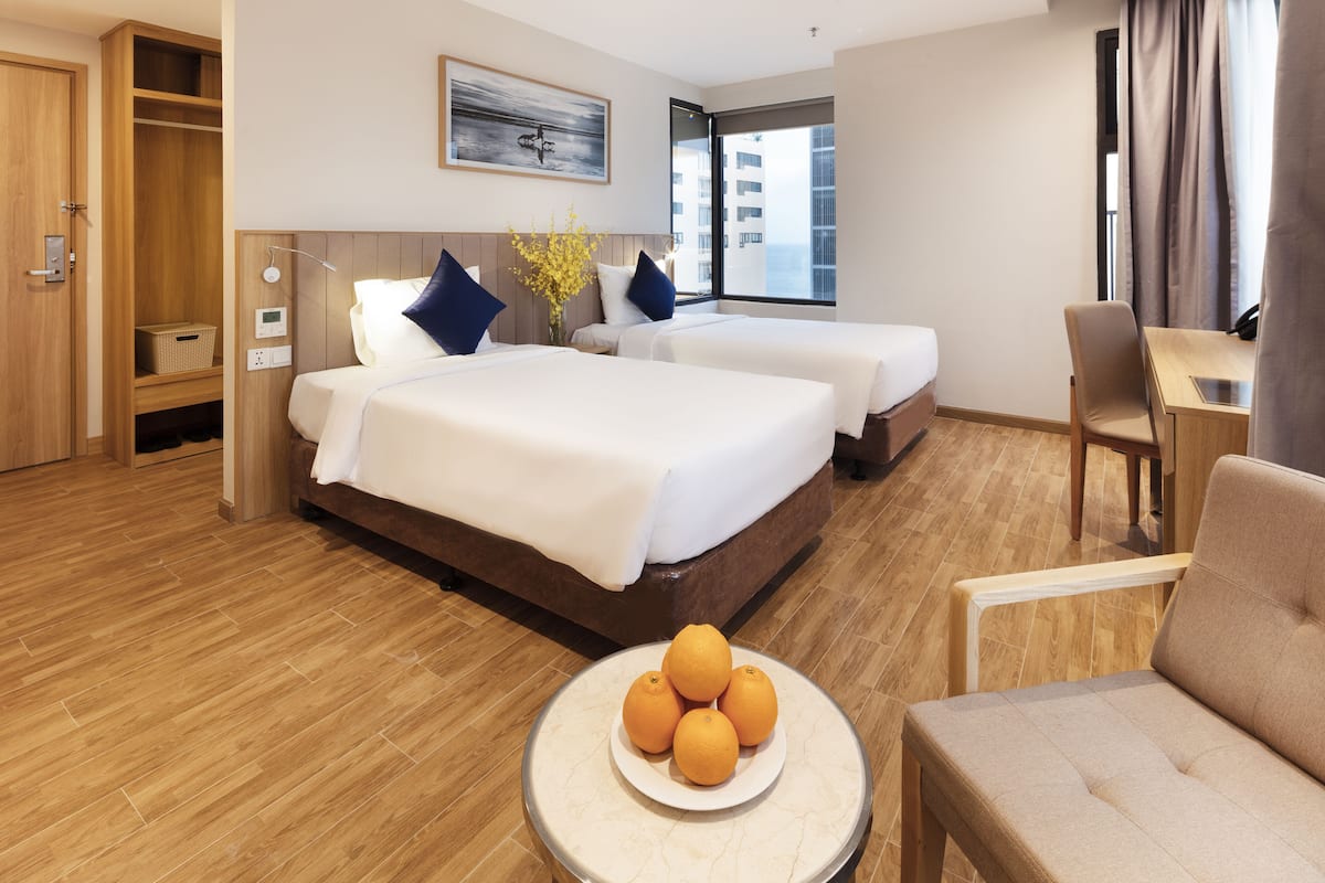 executive double or twin room, balcony, tower | minibar, in-room safe, individually decorated, individually furnished