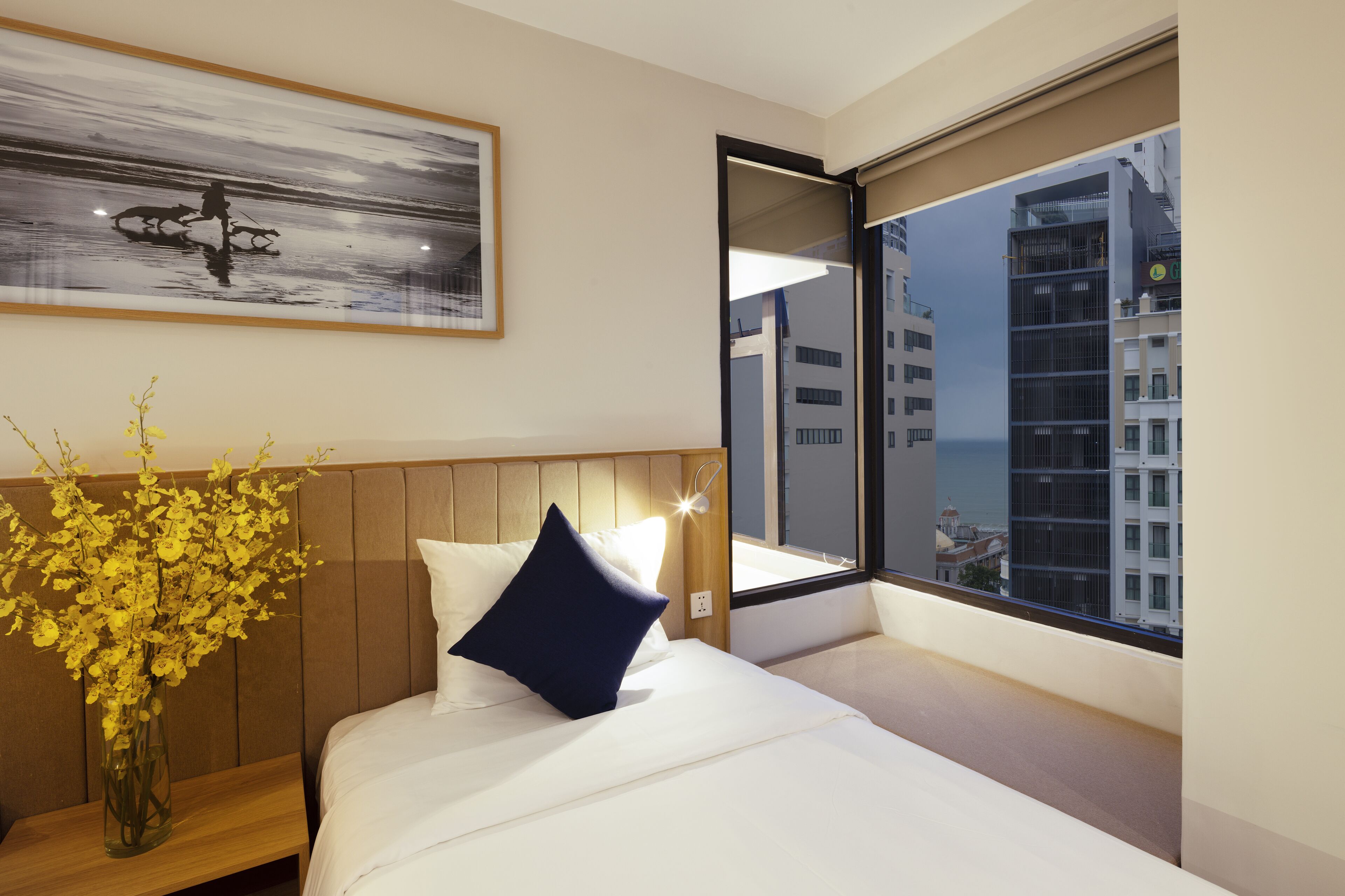 executive double or twin room, balcony, tower | minibar, in-room safe, individually decorated, individually furnished