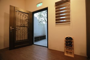 Double Room (302) | 1 bedroom, desk, blackout drapes, free WiFi