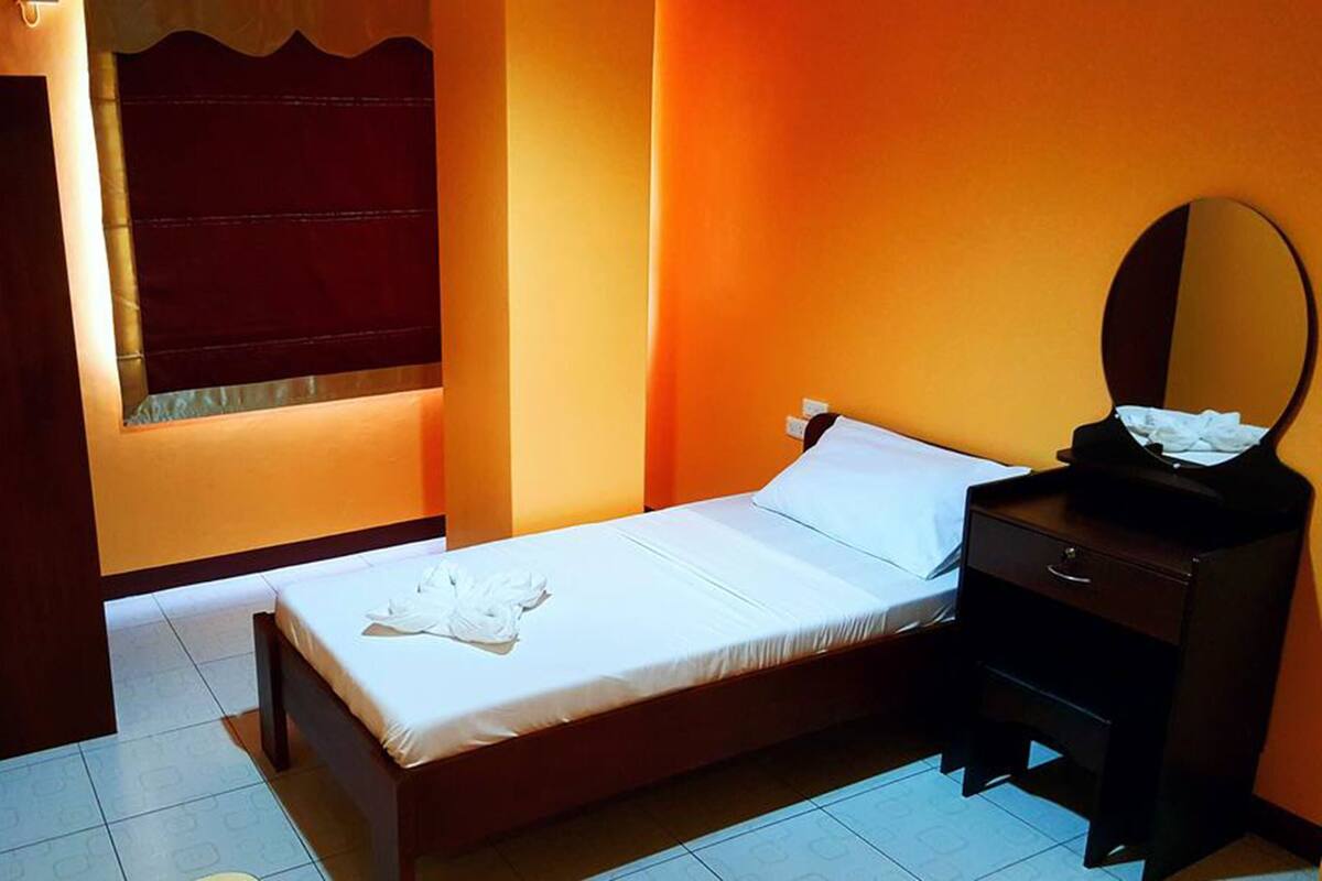 Free WiFi, bed sheets, wheelchair access