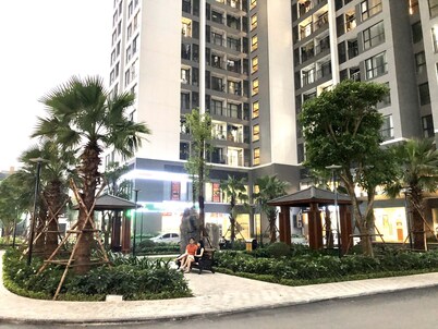 vinhomes greenbay apartment building