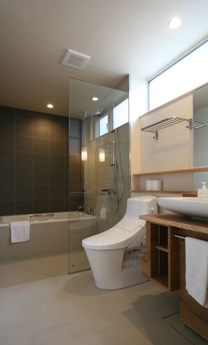 2 Bedroom House | Bathroom | Separate tub and shower, free toiletries, hair dryer, slippers