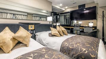 Deluxe-Zweibettzimmer | Schreibtisch, Verdunkelungsvorhänge, Bügeleisen/Bügelbrett
