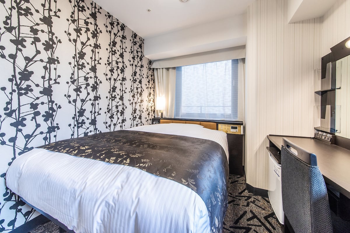 Standard Single Room, Non Smoking | Desk, blackout drapes, iron/ironing board, free WiFi