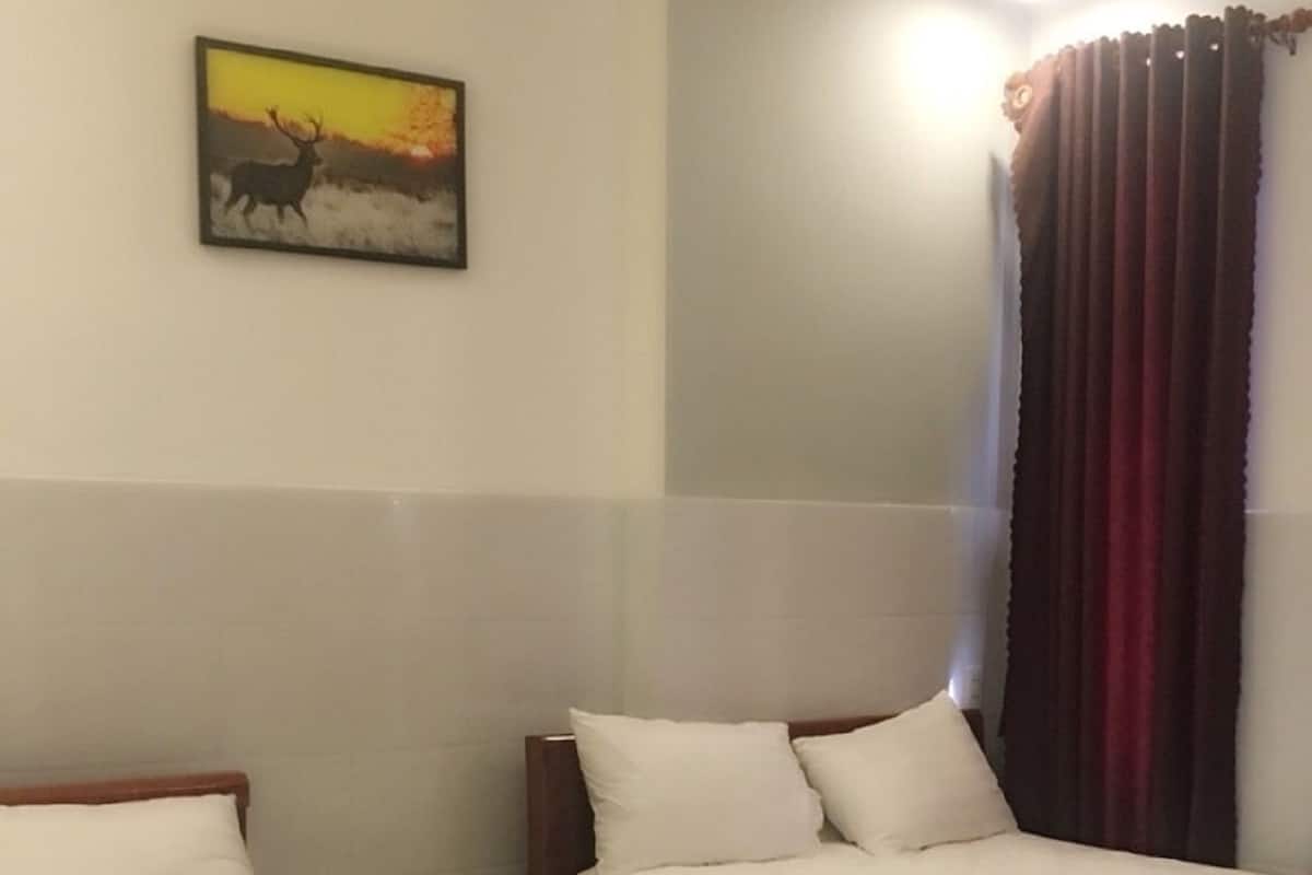 Egyptian cotton sheets, premium bedding, pillowtop beds, minibar