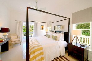 2 bedrooms, desk, iron/ironing board, travel crib