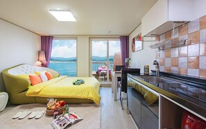 Room (201) | Free WiFi - Casa Pension Tongyeong (Tongyeong)