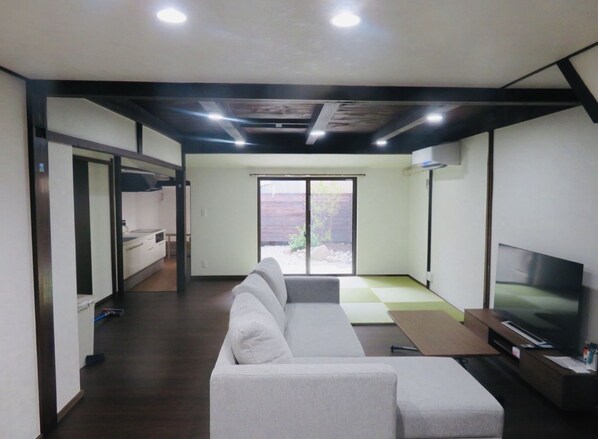 Private Vacation Home | Living area | Flat-screen TV - Utatei Nada (Takayama)