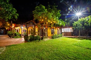 Courtyard view - Dinh Villa (Huong Thuy)