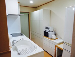 Private Vacation Home | Private kitchenette | Fridge, microwave, electric kettle, toaster