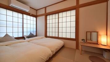 2 bedrooms, iron/ironing board, free WiFi