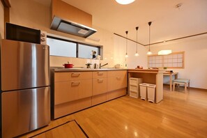 House, 2 Bedrooms | Private kitchenette | Fridge, microwave, stovetop, electric kettle - OMM Stay (Tokyo)