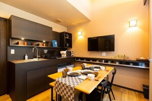 Quarto (EAST101) | Opções para refeição no quarto