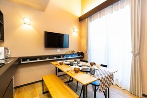 Quarto (EAST101) | Opções para refeição no quarto