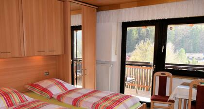 Double room with balcony (shared shower / WC) - Gästehaus Grau
