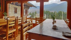 Daily self-serve breakfast for a fee - Yue Loki Resort (Wangdue Phodrang)