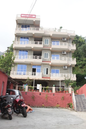 Fachada de la propiedad