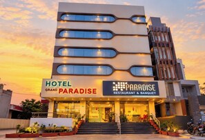 Exterior - Hotel Grand Paradise (Vadodara)