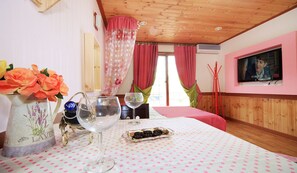 Room (View) | Free WiFi