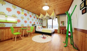 Room (Fall) | Free WiFi