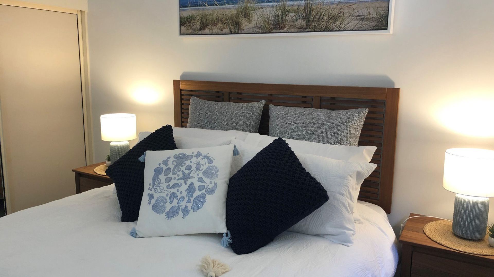 Baden 70 - Rainbow Shores. Ground Floor. Air Con. Overlooking lap pool. Wi-Fi — image 15
