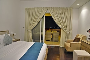 2 Schlafzimmer, Zimmersafe, Schreibtisch, Verdunkelungsvorhänge