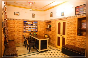 Reception - Hotel Renuka (Jaisalmer)