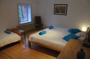 5 chambres, fer et planche à repasser, Wi-Fi gratuit, draps fournis