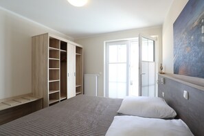 1 bedroom, WiFi, bed sheets