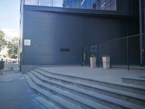 Exterior detail - Allurapart Plaza (Kyiv)