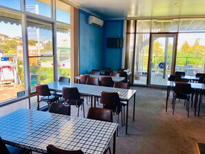 Restaurant - Pinehaven Motel (Nelson)