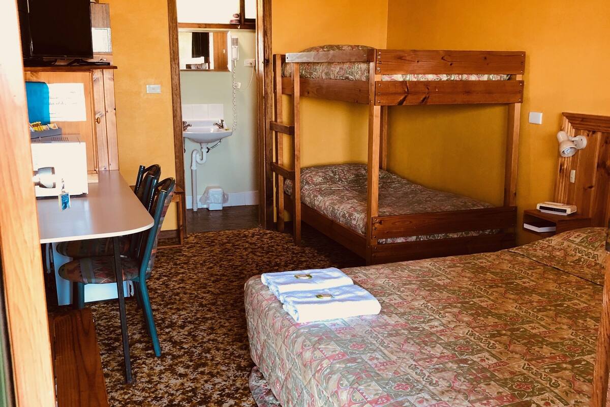 Ropa de cama de alta calidad, wifi gratis y ropa de cama 