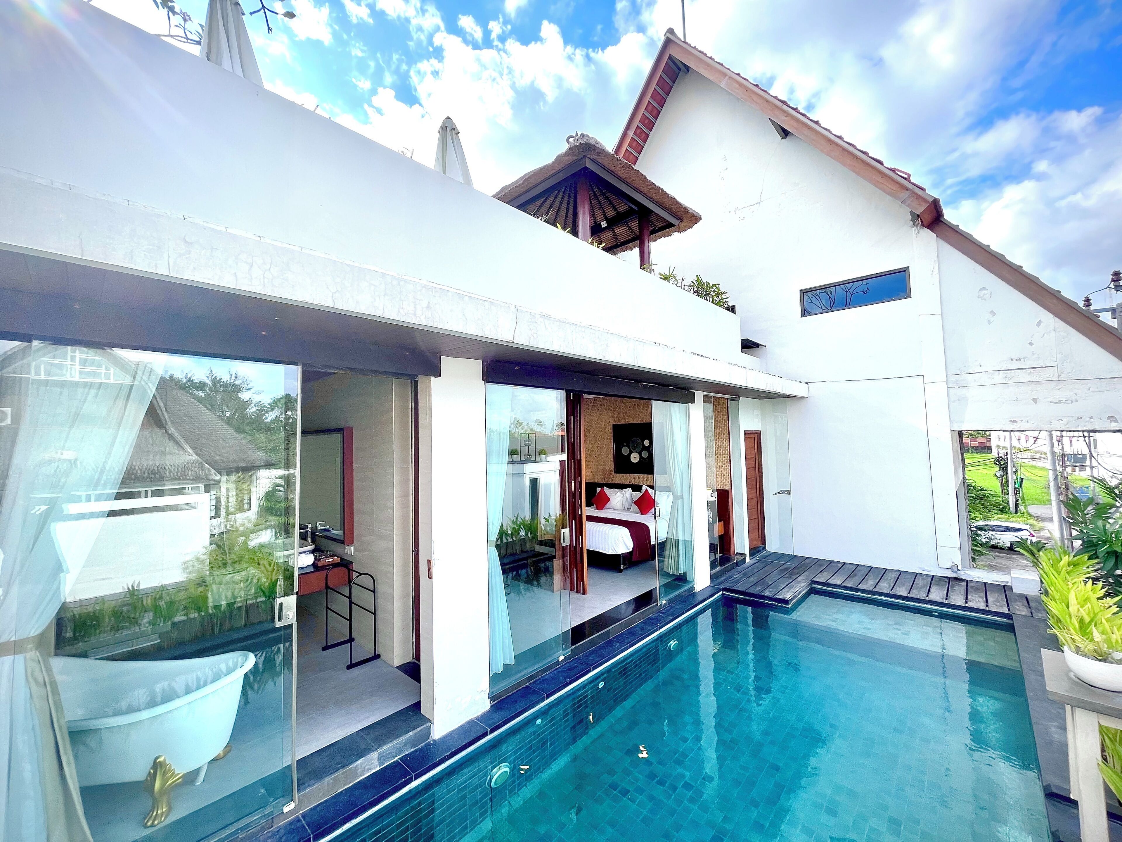 Minibar, in-room safe, desk, blackout drapes