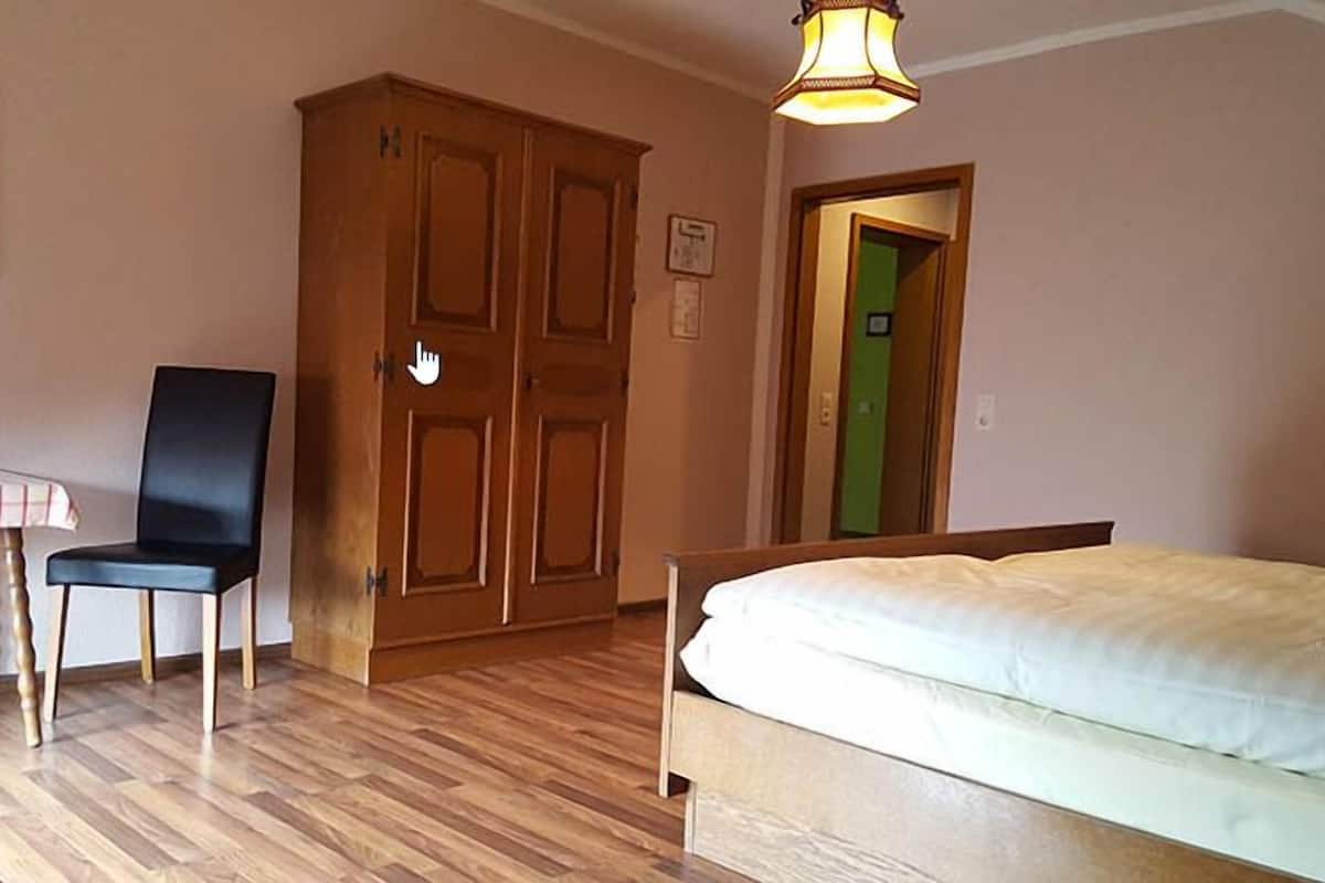 Single Room | Free WiFi