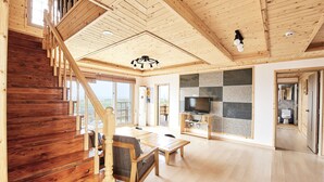 Chambre Familiale | Coin séjour