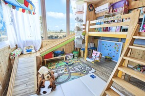 Royal Room (Spa Kids) | Children's theme room