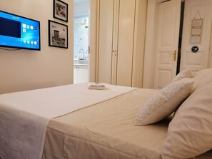 Kamar Double Comfort (Maestrale) | Minibar, brankas, dan dilengkapi dengan perabotan berbeda-beda