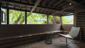 Chambre Standard, non-fumeurs, cuisine (KAI 1st floor/cypress bath & Terrace) | Terrasse/Patio