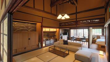 Habitación Deluxe, para no fumadores, cocina (KAI 2nd floor/cypress bath & Terrace) | Decoración personalizada, muebles diferentes y wifi gratis