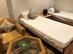 Deluxe Double or Twin Room | Free WiFi, bed sheets - Hotel Swagath (Kolkata)