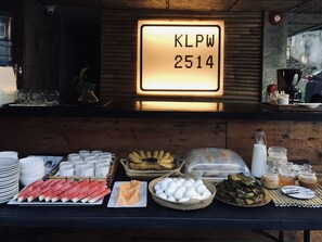 Desayuno de cocina local todos los días (con cargo)