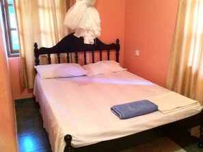 Huoneisto, 1 makuuhuone | Työpöytä, vuodevaatteet