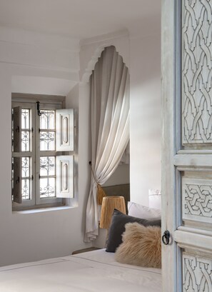 Luxury Studio Suite (Suite Choucas) | Premium bedding, pillow-top beds, in-room safe, individually decorated - Riad Les Hirondelles Boutique Hotel (Marrakech)